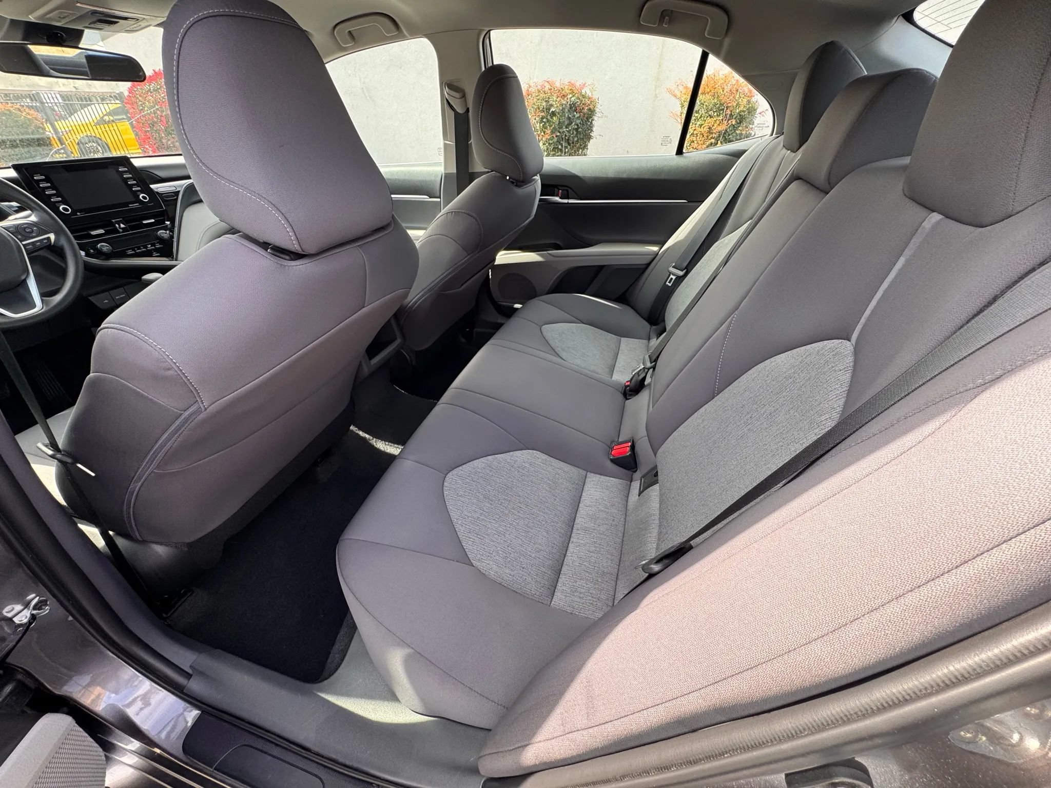 Used 2022 Toyota Camry LE FWD image 16