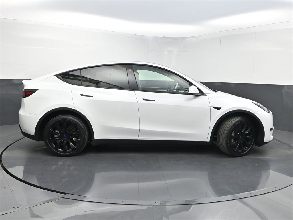 Used 2023 Tesla Model Y Long Range image 40