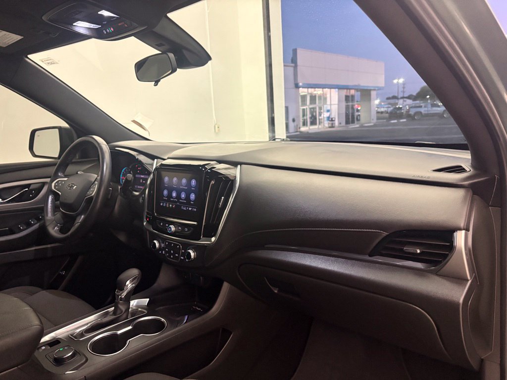 Used 2022 Chevrolet Traverse LT FWD image 37