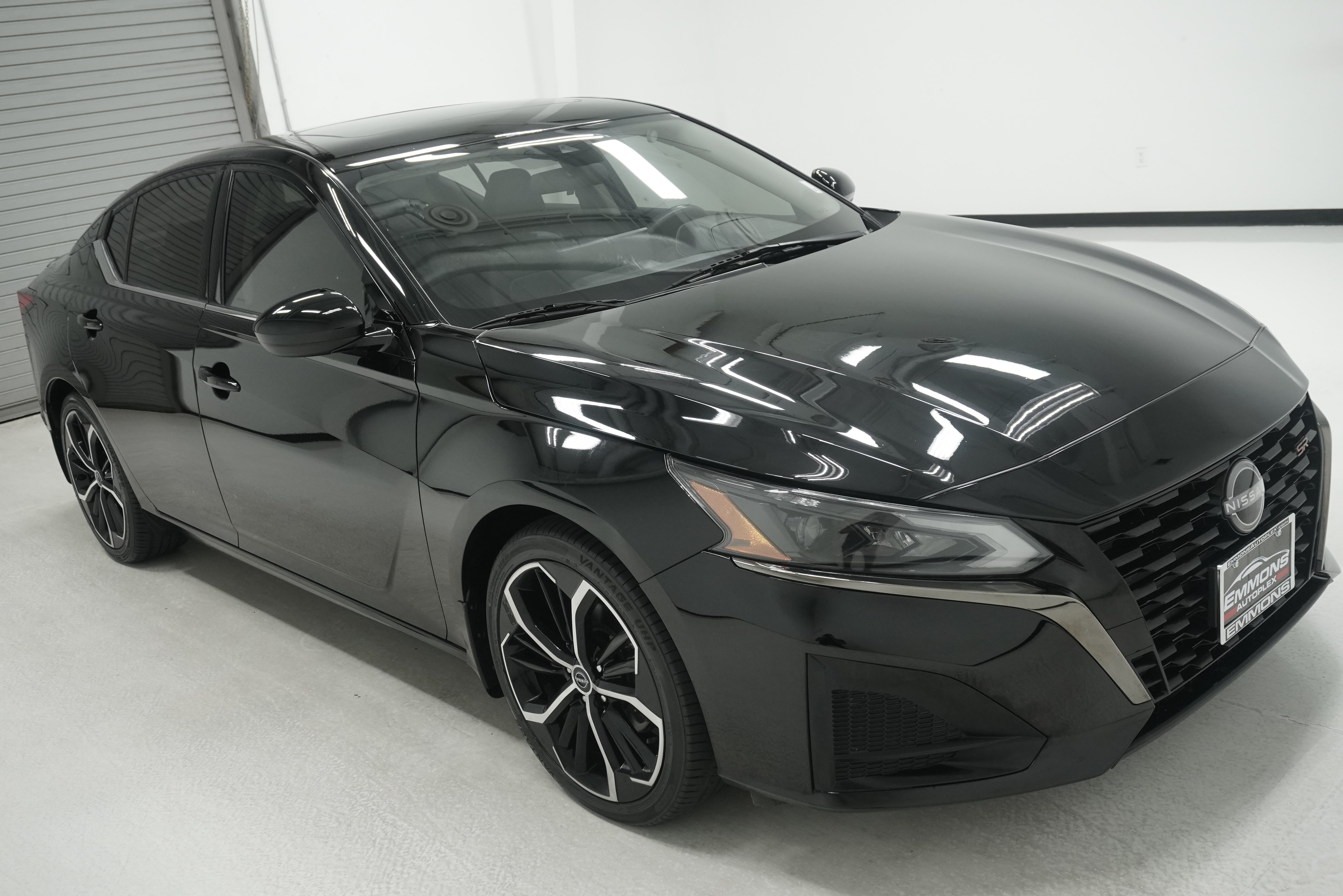 Used 2023 Nissan Altima 2.5 SR w/ SR Premium Package FWD image 3