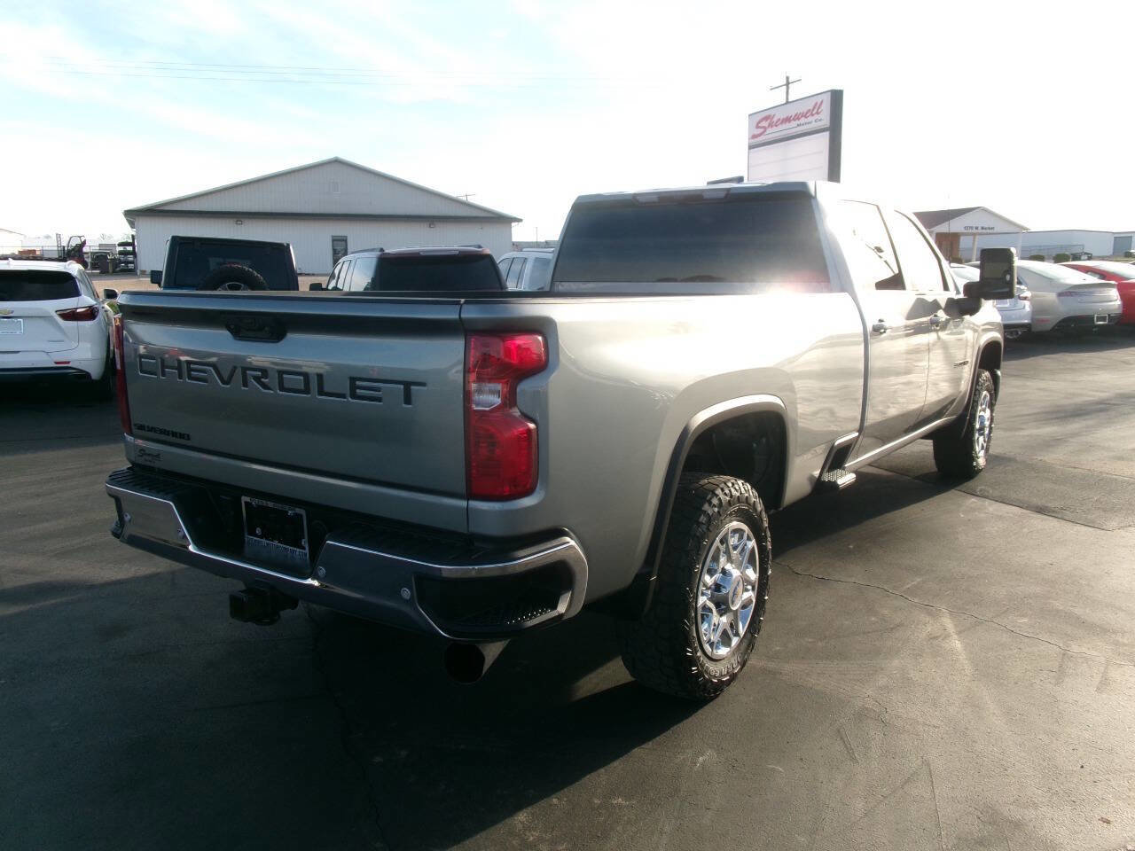 Used 2024 Chevrolet Silverado 3500 LT w/ All Star Edition AWD/4WD image 4