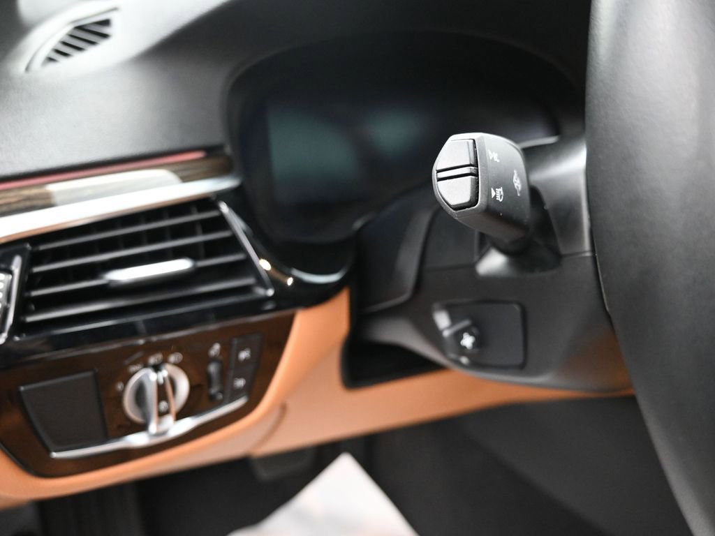 Certified 2023 BMW 530i w/ Convenience Package image 16