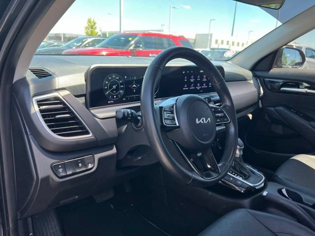 Certified 2025 Kia Seltos EX w/ EX Sunroof Package FWD image 10
