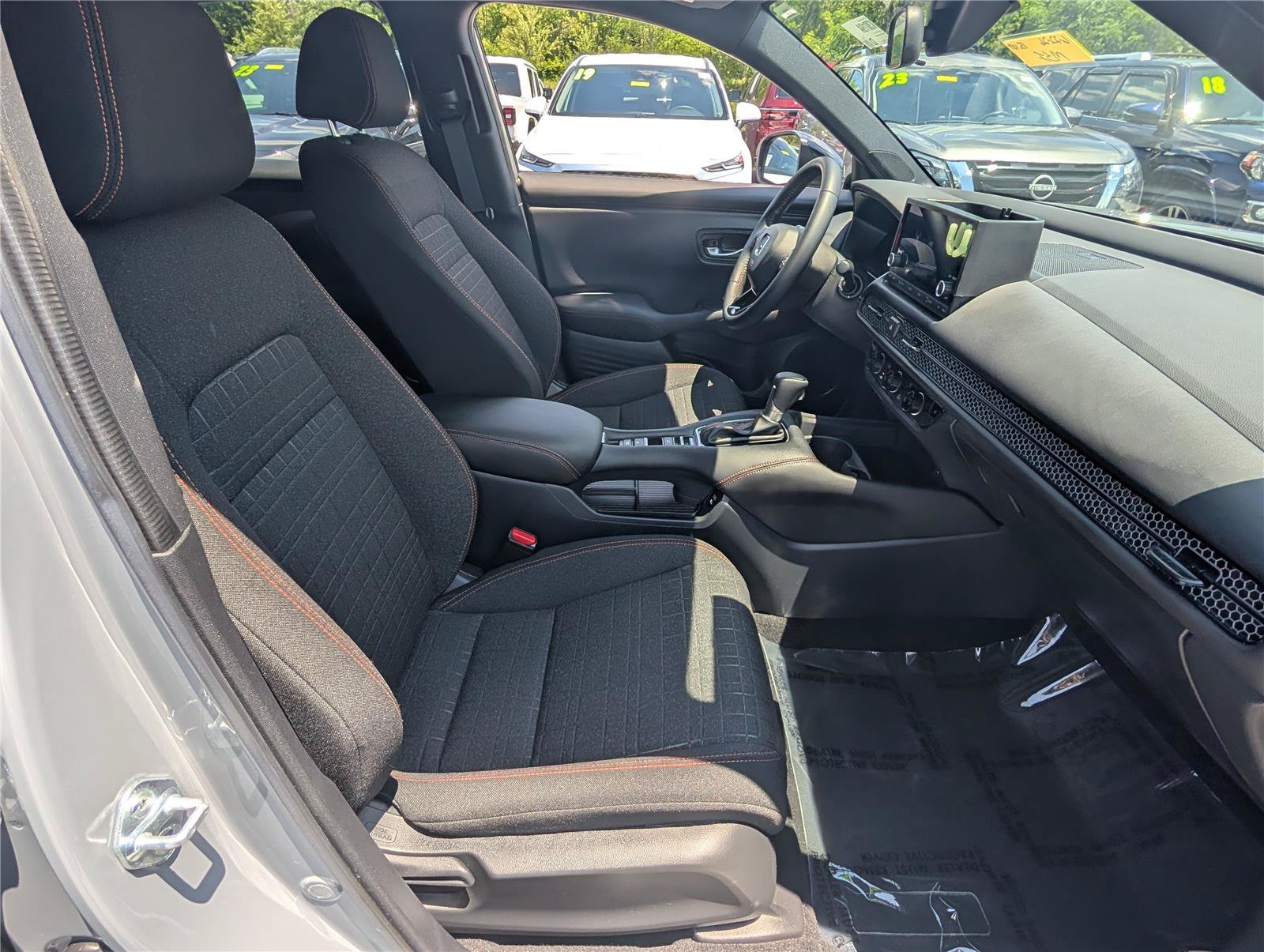 Used 2025 Honda HR-V Sport image 12