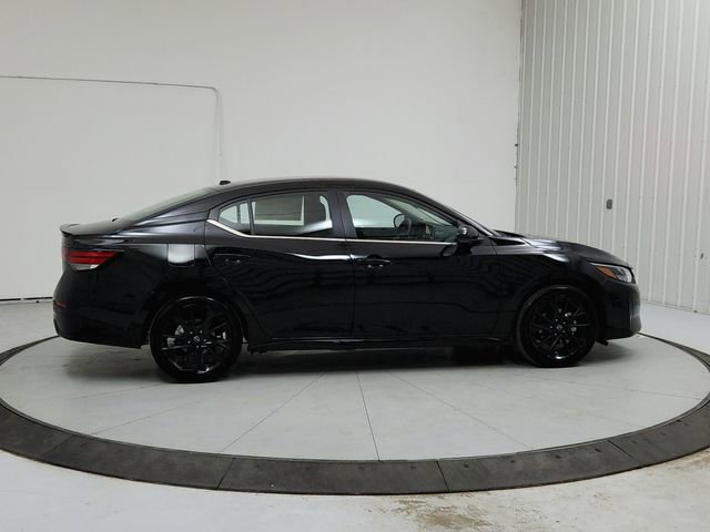 Used 2025 Nissan Sentra SR w/ Midnight Edition image 8