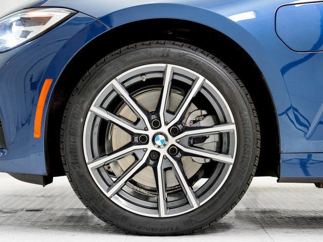Used 2021 BMW 330e xDrive image 32