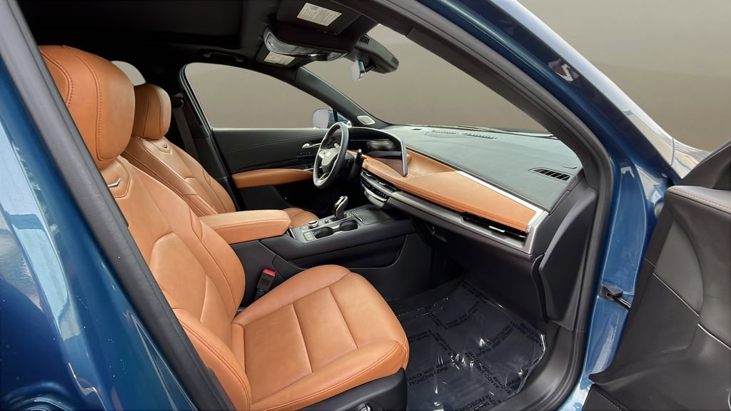 Certified 2024 Cadillac XT4 Premium Luxury image 10