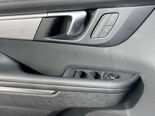 Used 2025 Buick Enclave Preferred image 19