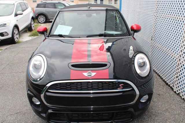 Used 2017 MINI Cooper S image 6