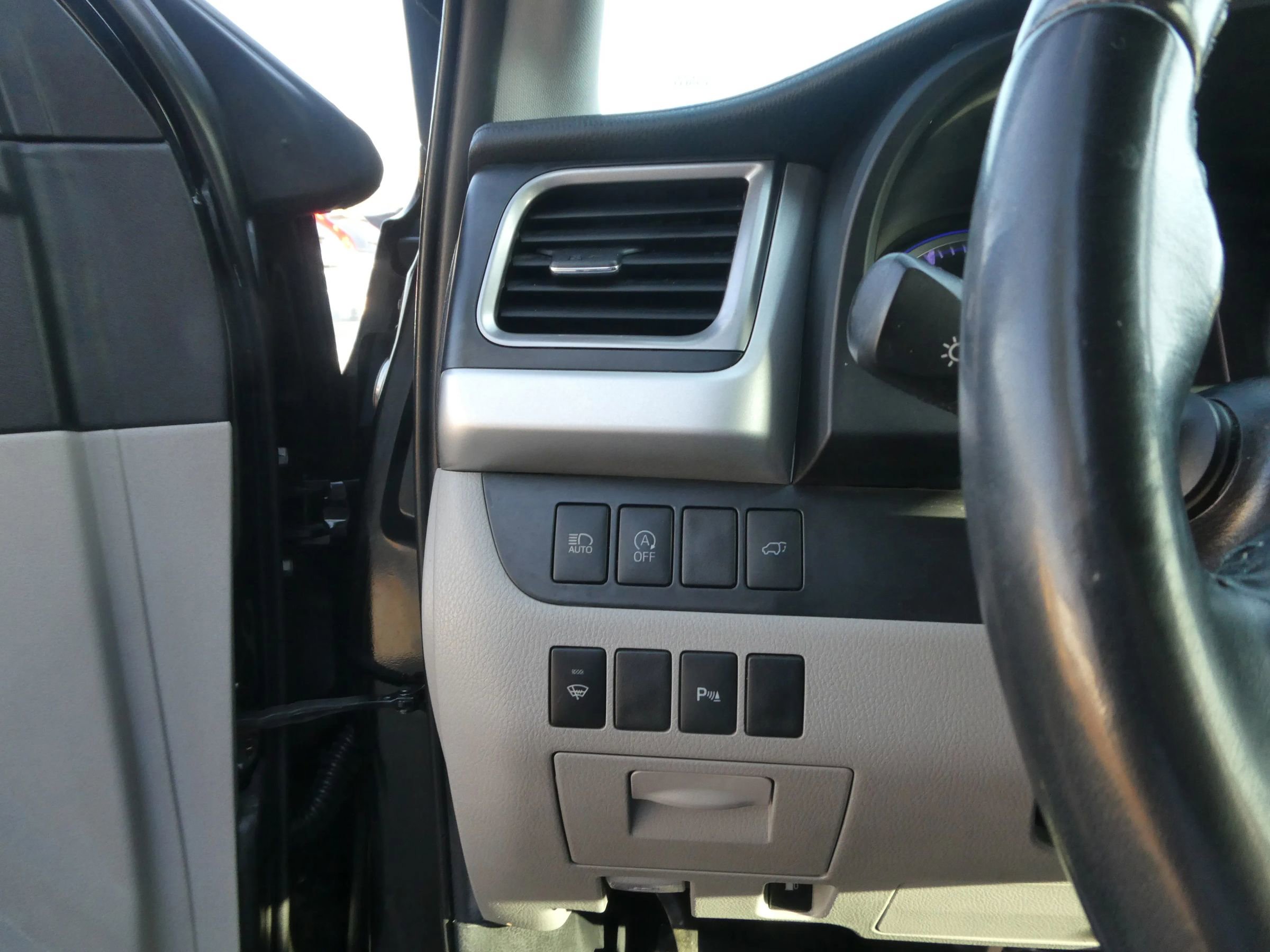 Used 2019 Toyota Highlander Limited image 18