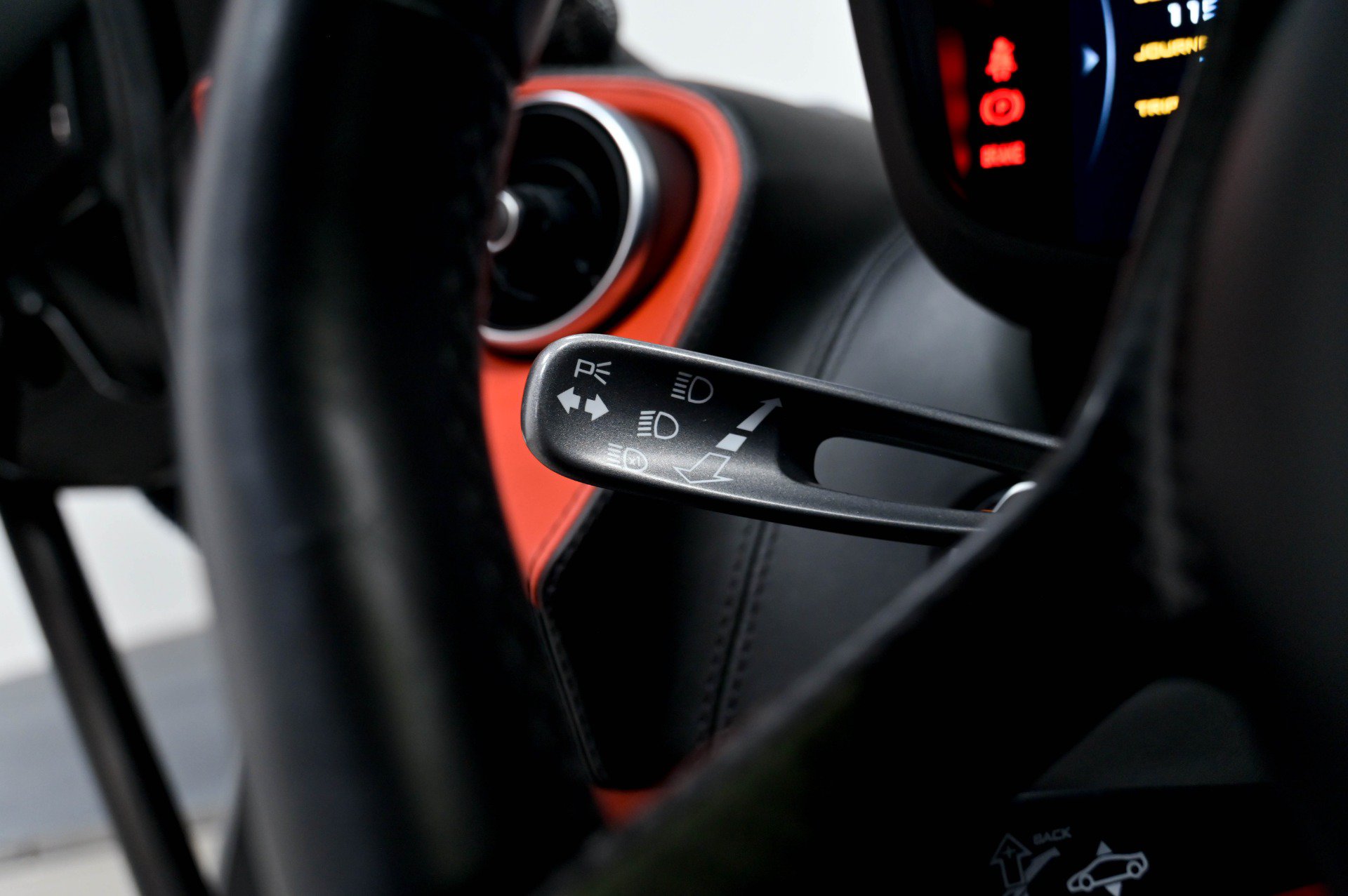 Used 2019 McLaren 600LT RWD image 63