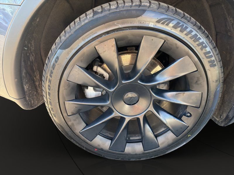 Used 2023 Tesla Model Y Long Range AWD/4WD image 22