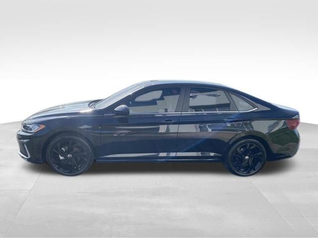 Used 2025 Volkswagen Jetta SE image 5