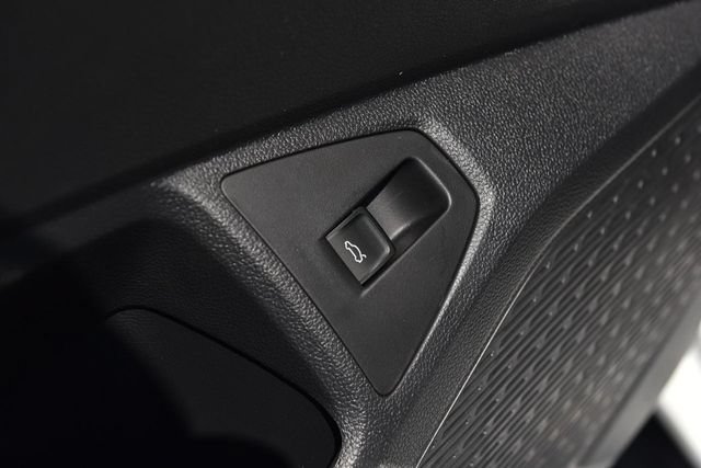 New 2026 Volkswagen Jetta SE FWD image 9