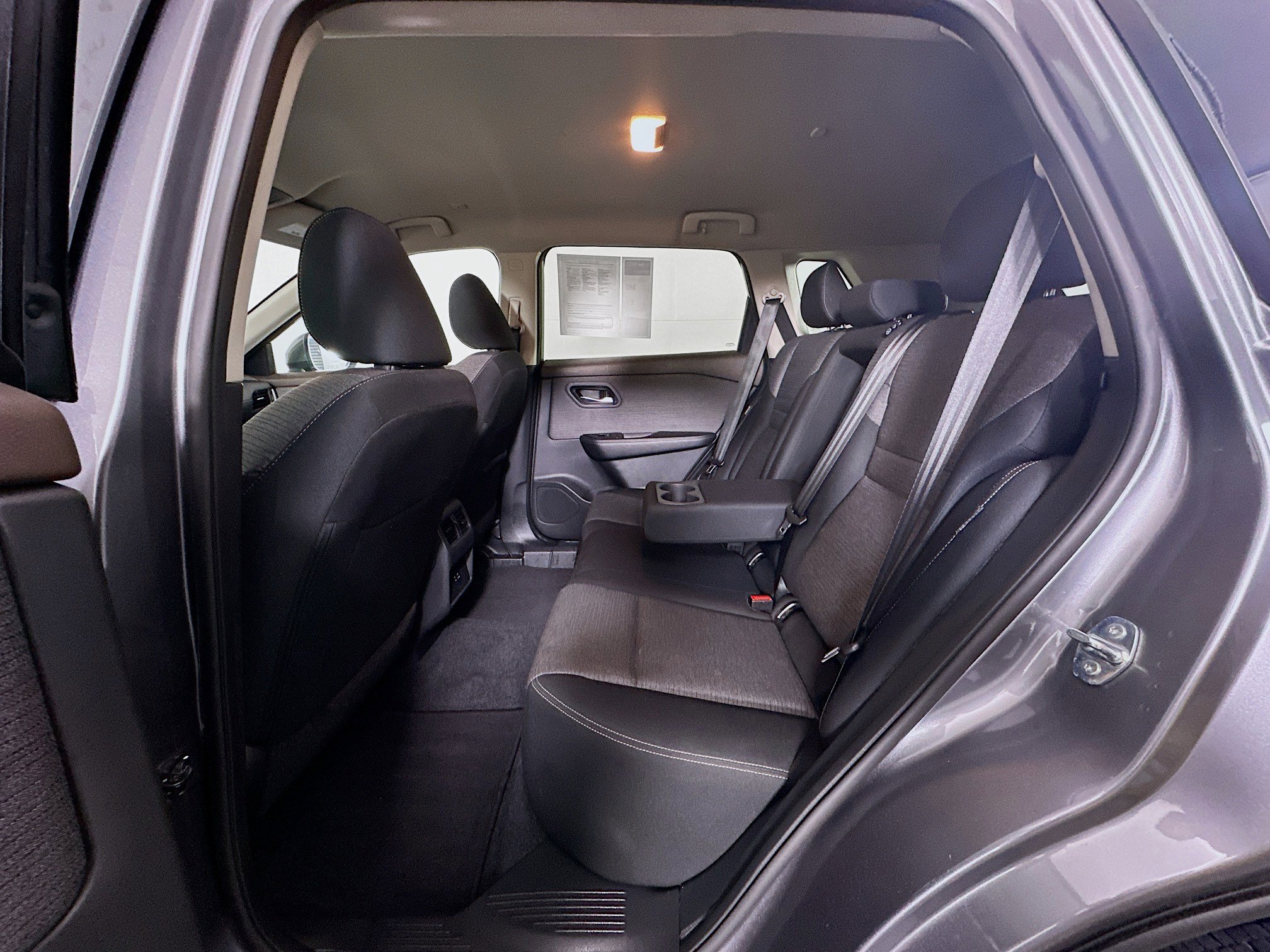 Used 2023 Nissan Rogue SV image 26