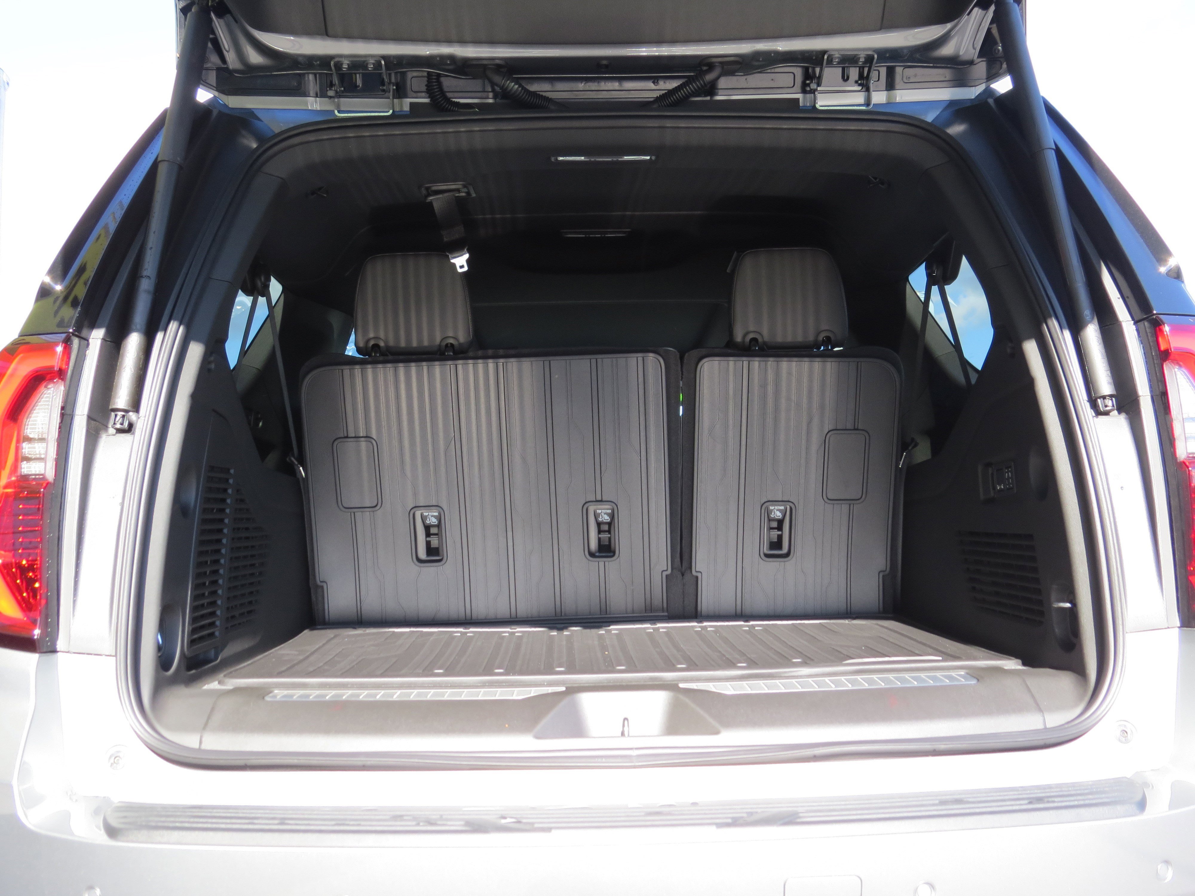 New 2026 GMC Yukon XL AT4 w/ AT4 Premium Package image 16