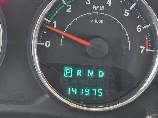 Used 2014 Jeep Wrangler Unlimited Sahara w/ Connectivity Group AWD/4WD image 9