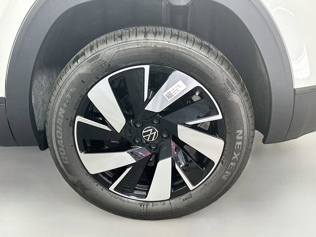 New 2026 Volkswagen Atlas Cross Sport SE image 31