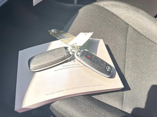 Certified 2025 Nissan Kicks Play S image 4