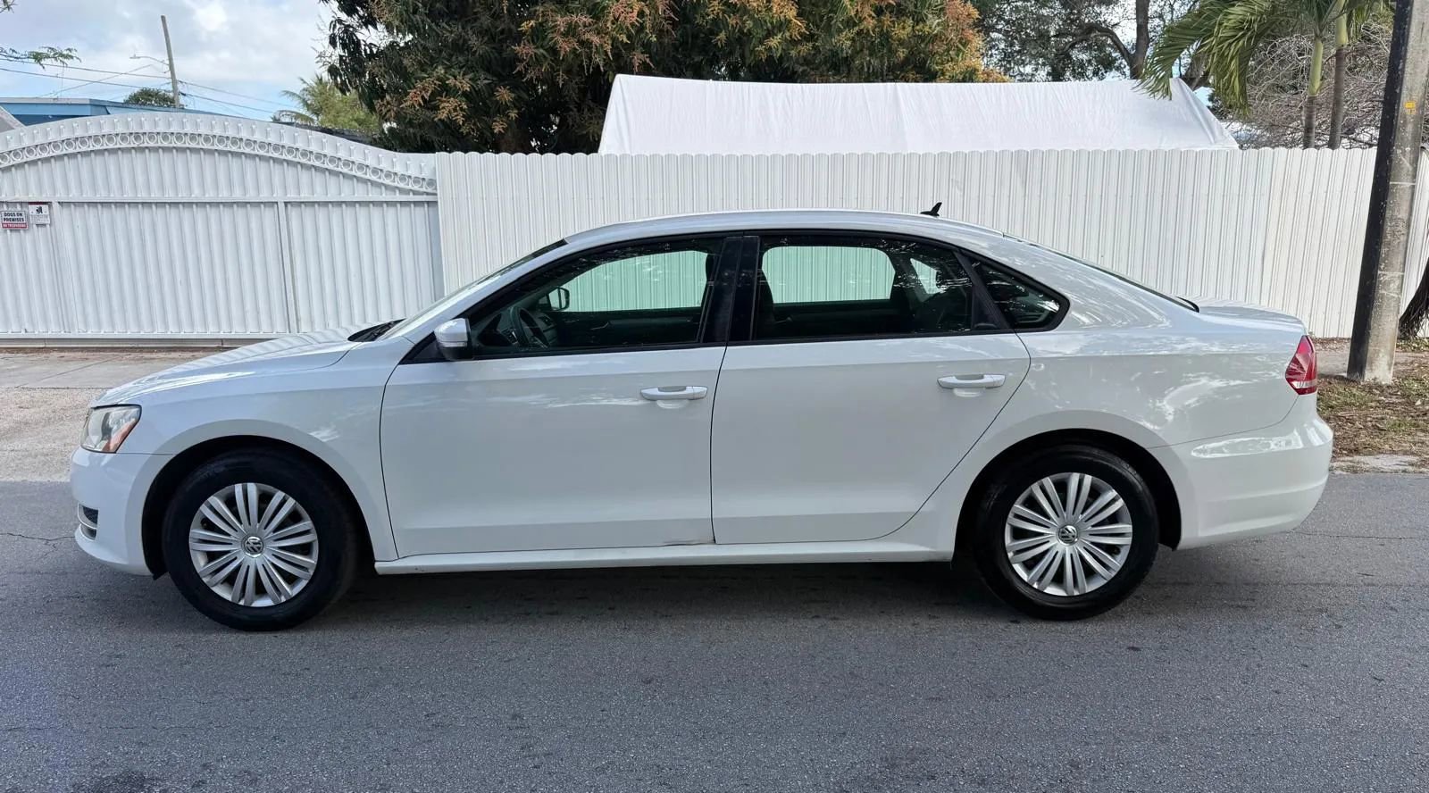 Used 2015 Volkswagen Passat 1.8T S image 3