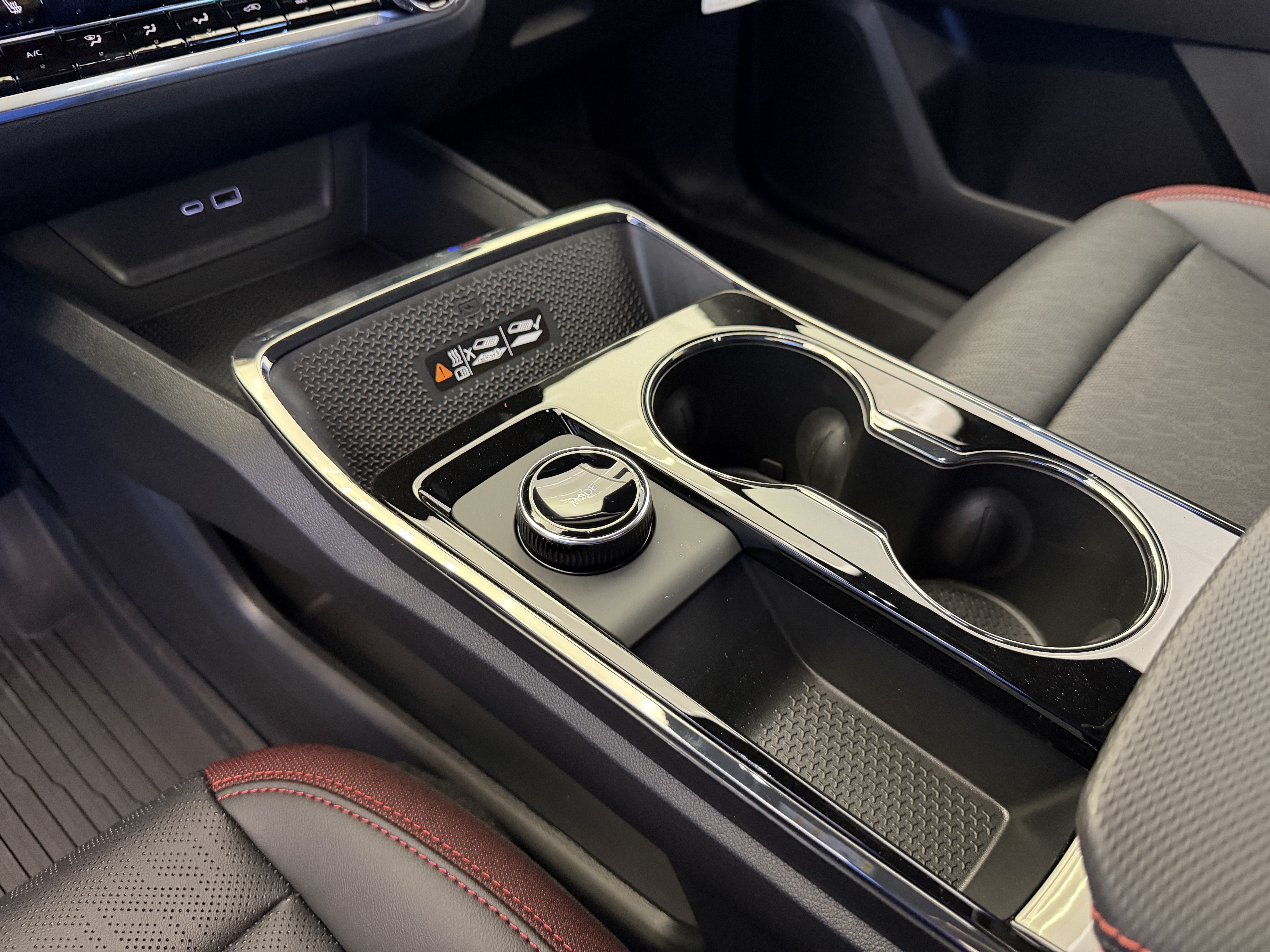 New 2027 Chevrolet Equinox RS w/ Safety and Technology Package FWD image 23