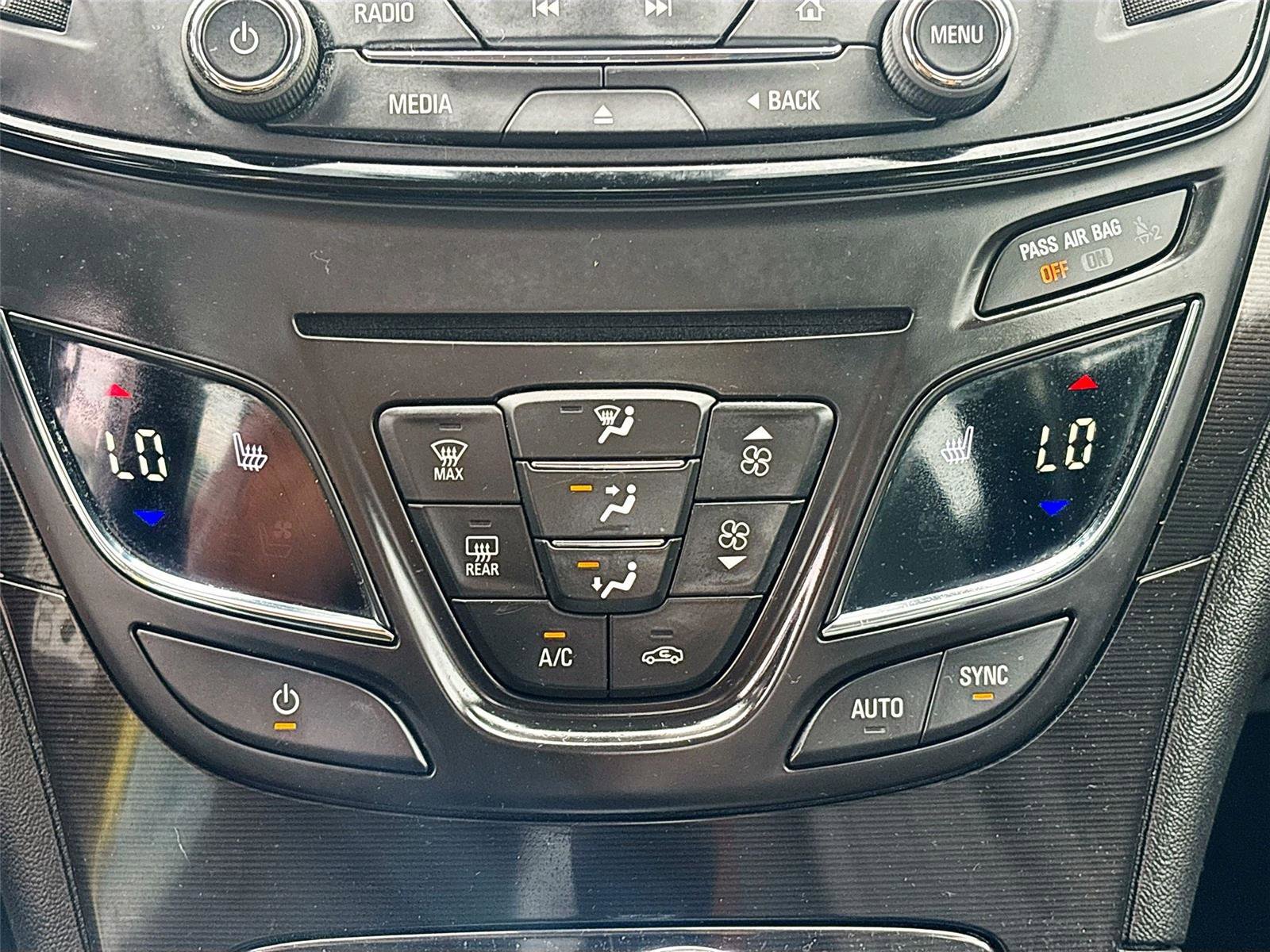 Used 2014 Buick Regal image 16