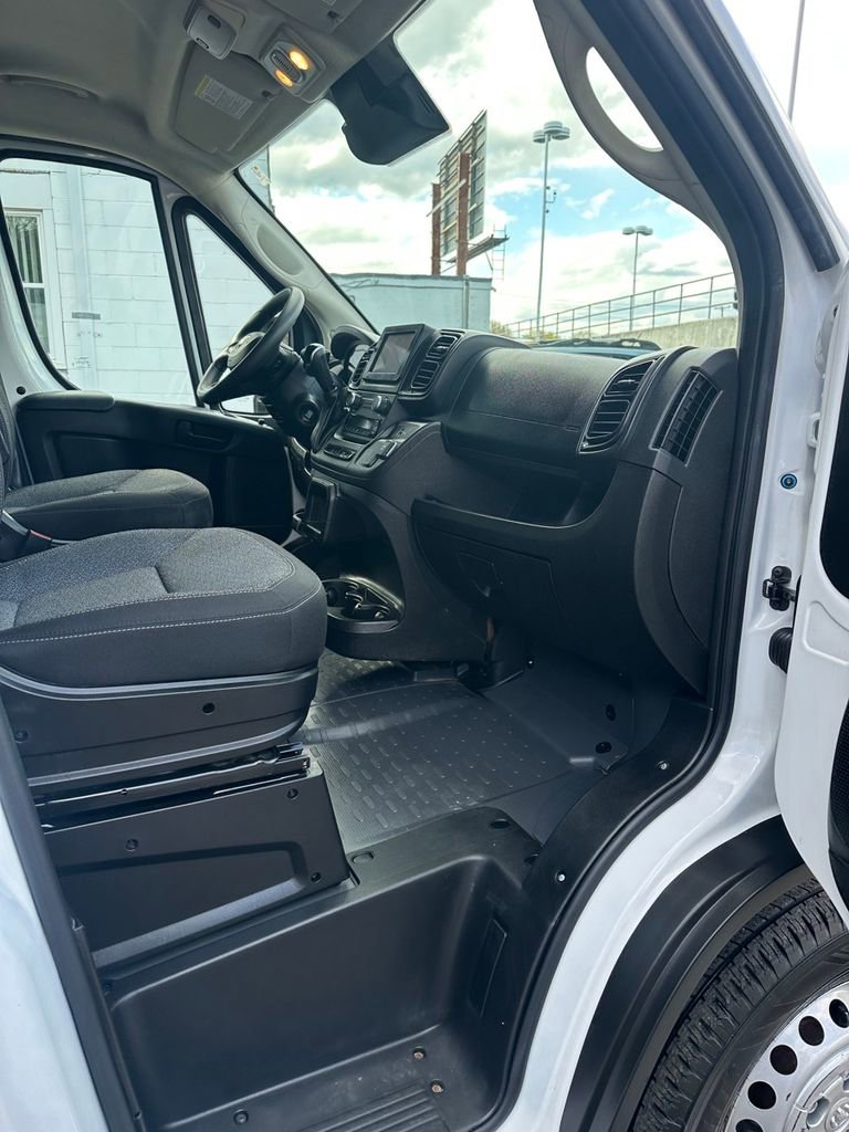 Used 2024 RAM ProMaster 2500 w/ Convenience Group FWD image 25