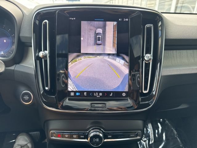 Used 2025 Volvo XC40 B5 Plus AWD/4WD image 25