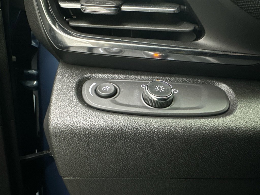 Used 2024 Buick Envista Preferred image 31