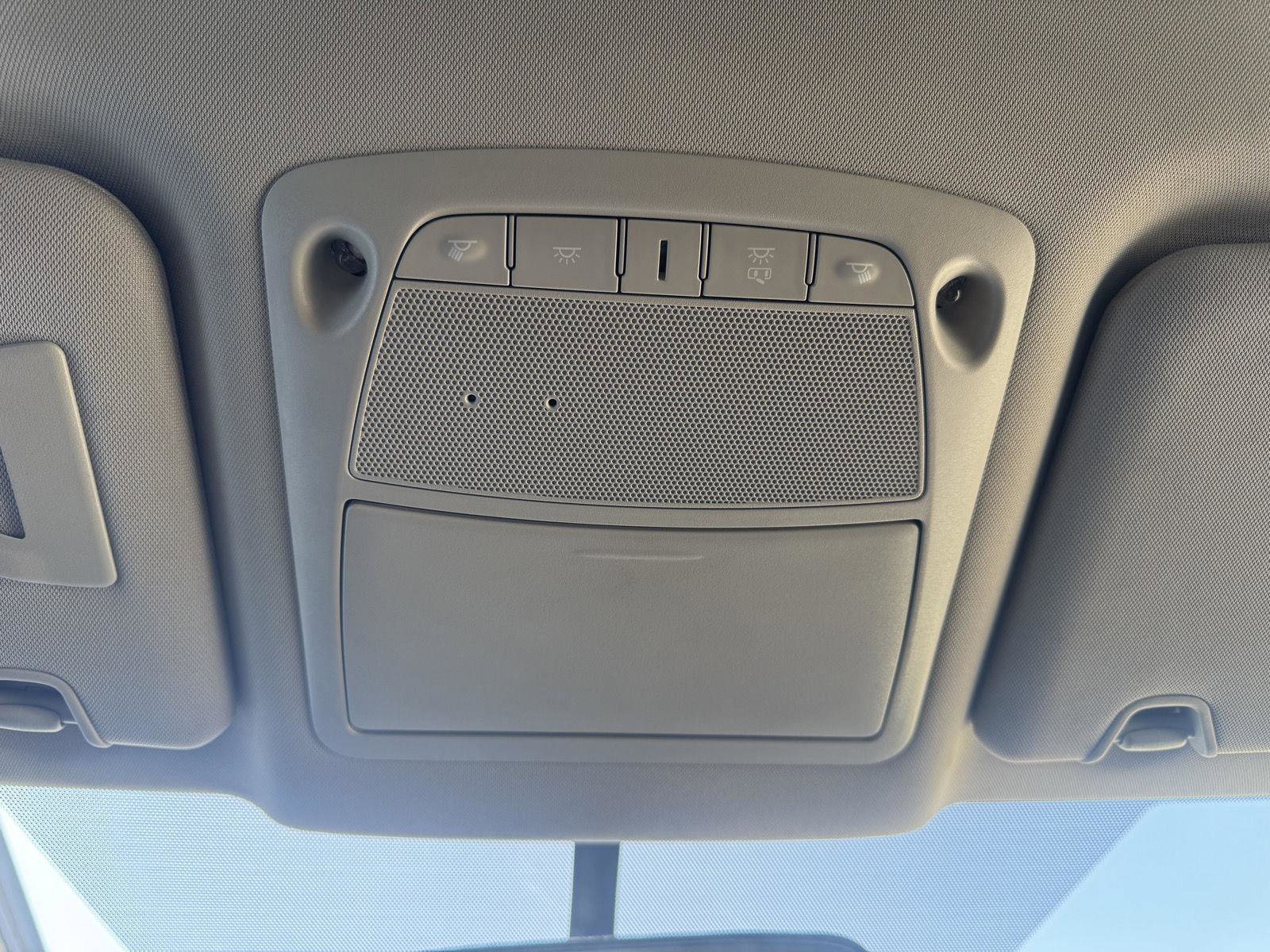 Used 2018 Nissan Rogue SV image 20