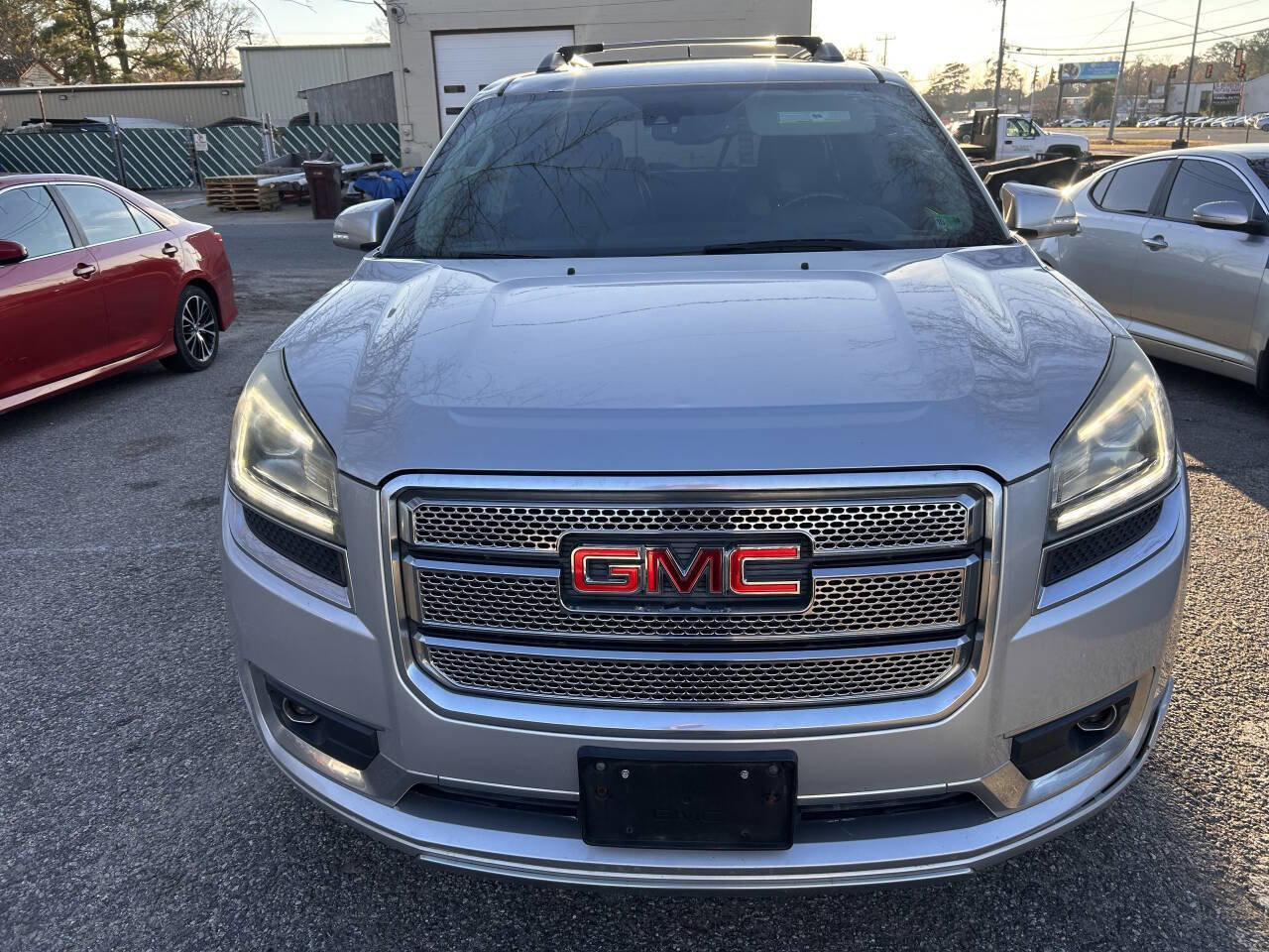 Used 2014 GMC Acadia Denali image 4