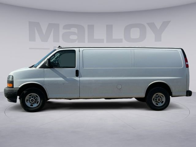 Used 2023 GMC Savana 3500 Extended w/ Driver Convenience Package image 2