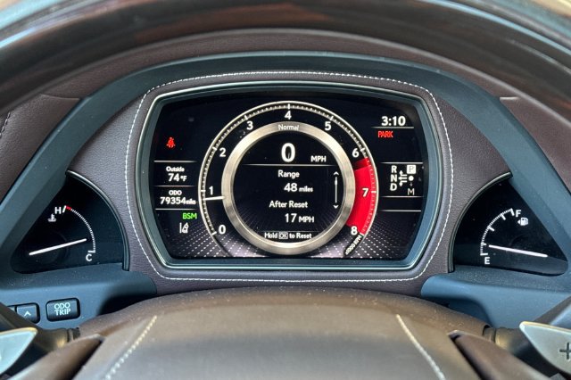 Used 2018 Lexus LS 500 w/ Interior Upgrade Package RWD image 30