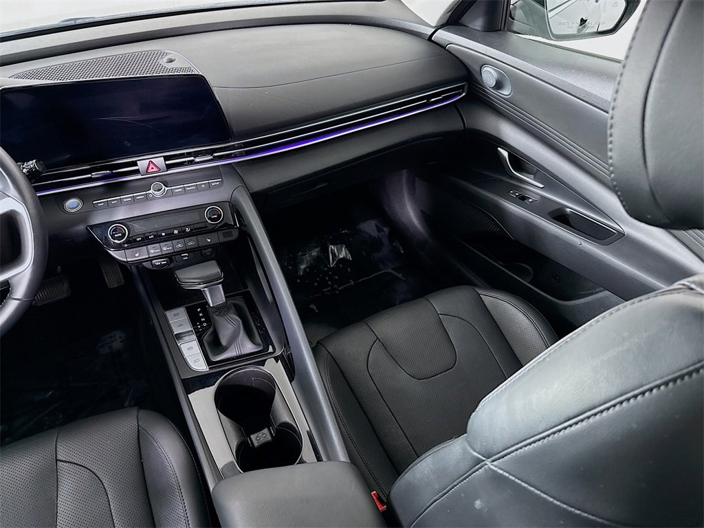 Certified 2022 Hyundai Elantra Limited w/ Cargo Package image 27