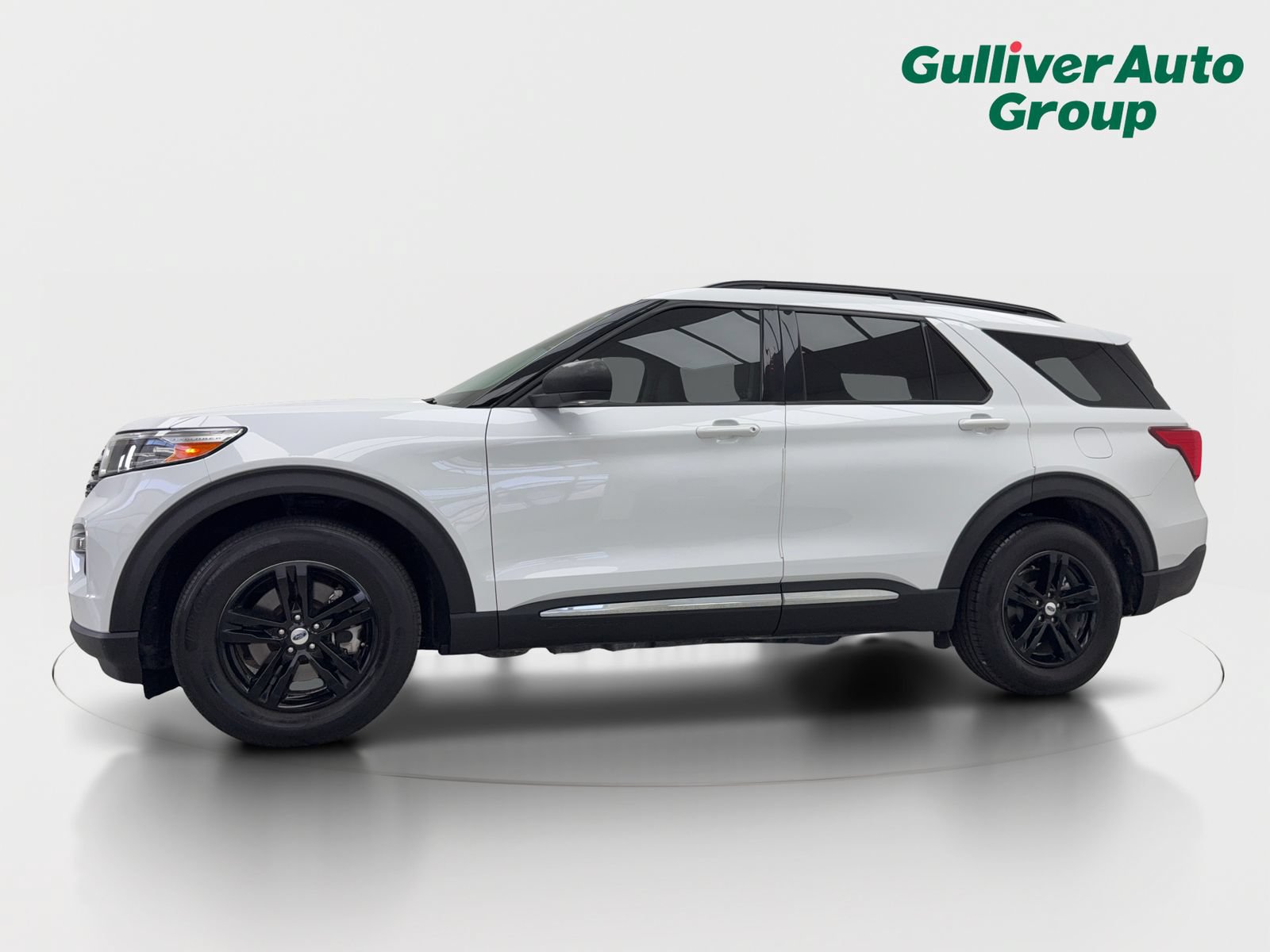 Used 2022 Ford Explorer XLT w/ Equipment Group 202A RWD image 2