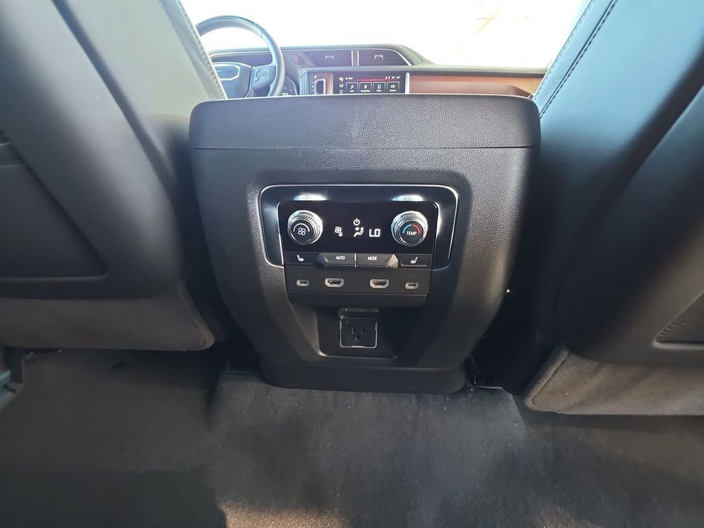 Used 2024 GMC Yukon Denali Ultimate image 22