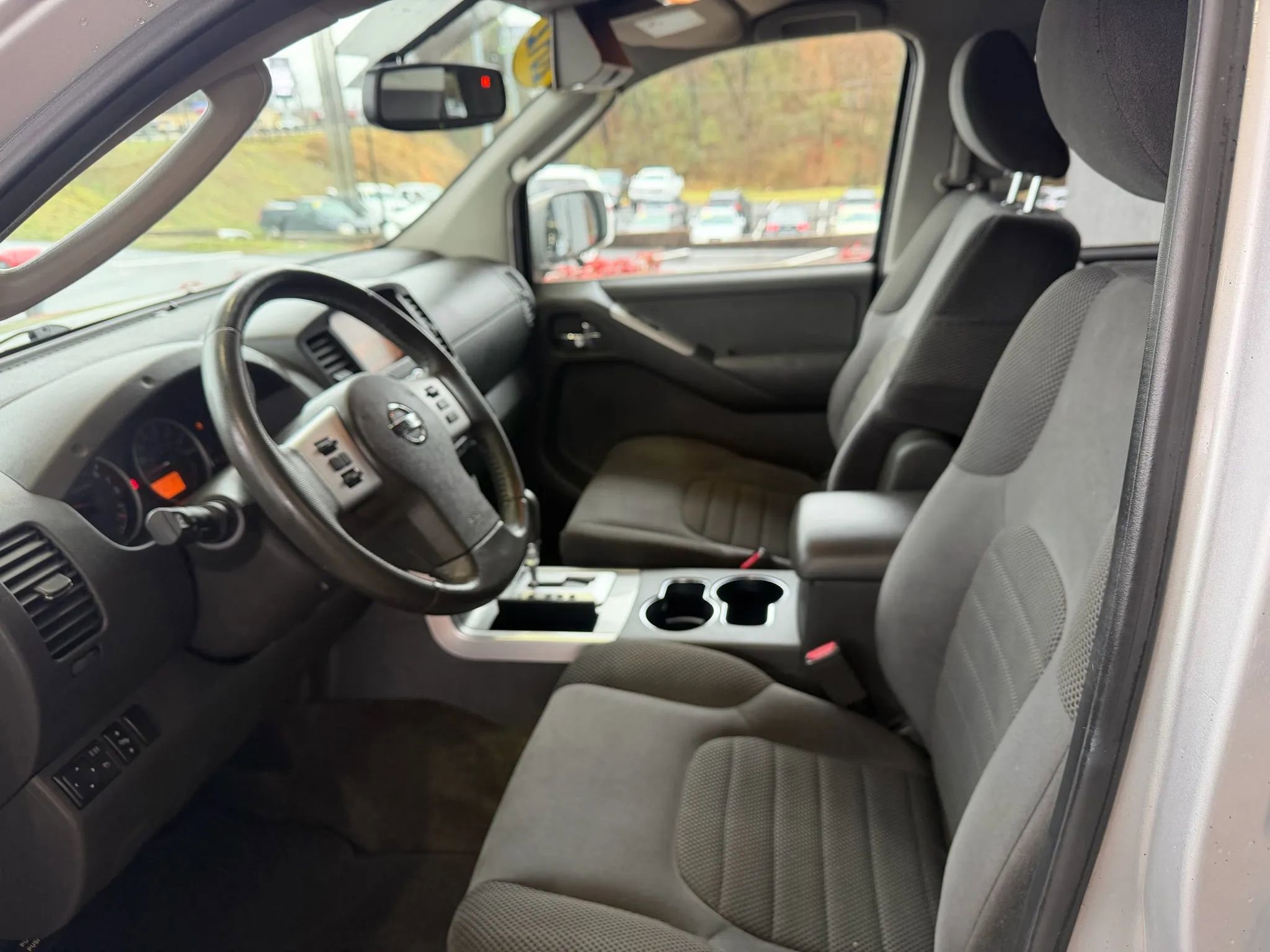 Used 2012 Nissan Pathfinder SV image 7