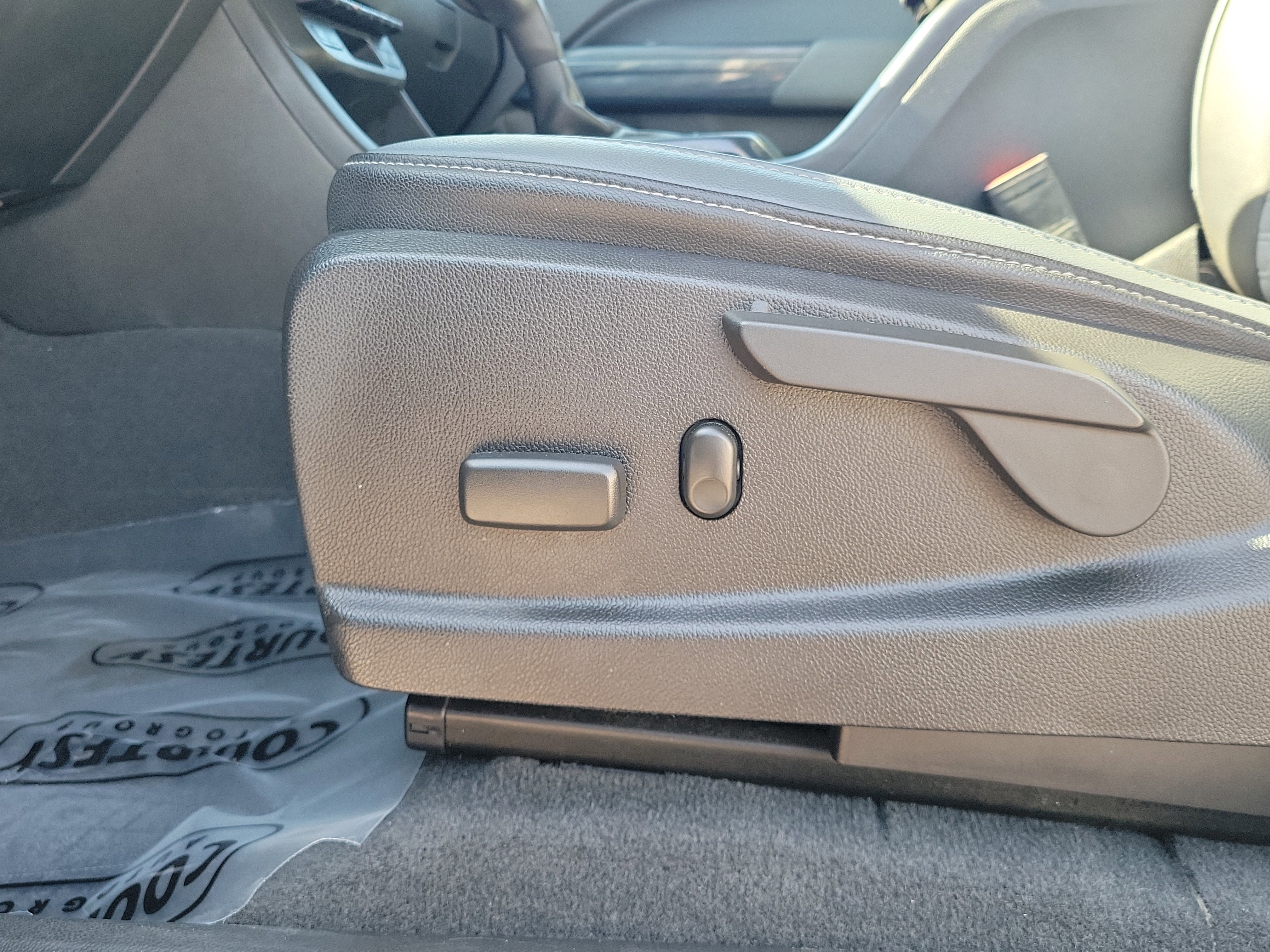 Used 2021 Chevrolet Colorado Z71 w/ Safety Package image 9