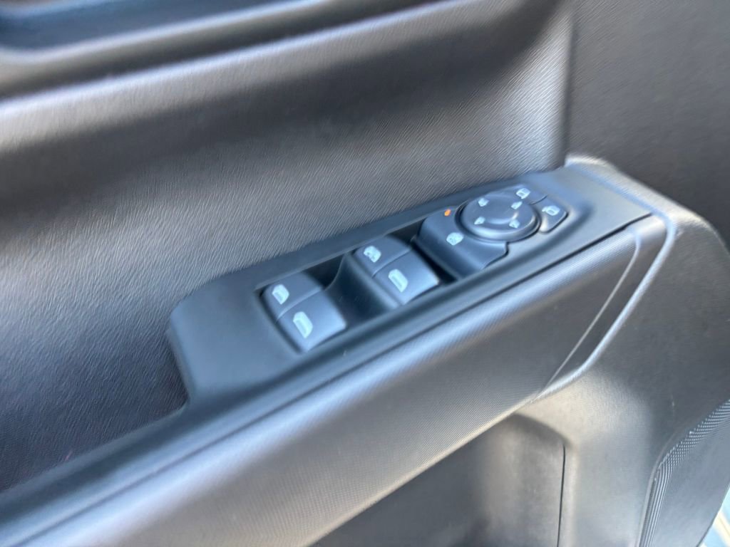 Used 2025 Chevrolet Silverado 1500 Custom image 20