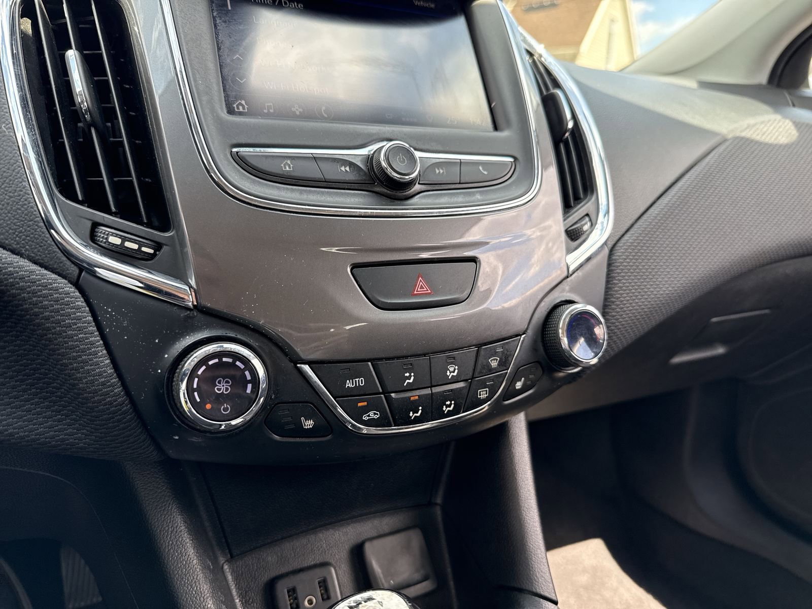 Used 2019 Chevrolet Cruze LT w/ LT Fleet Convenience Package image 31