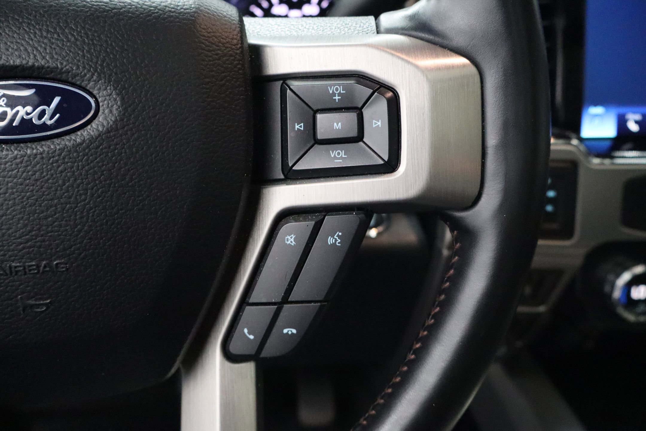 Certified 2022 Ford F250 Platinum w/ FX4 Off-Road Package image 16