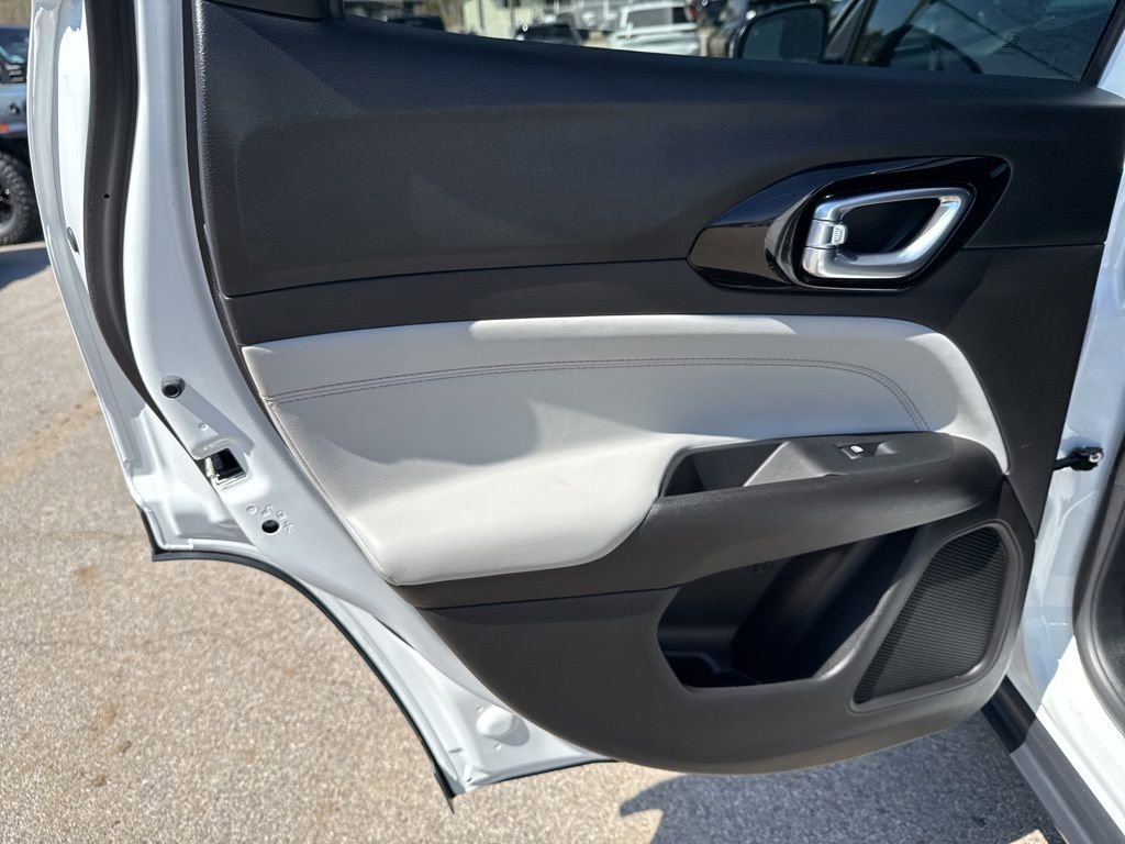 Certified 2025 Jeep Compass Limited image 22