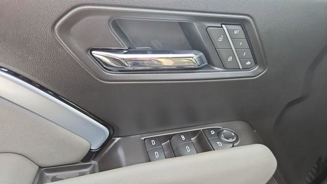 New 2026 Chevrolet Colorado ZR2 w/ Technology Package AWD/4WD image 23