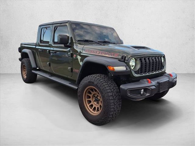 Used 2024 Jeep Gladiator Mojave w/ Technology Group AWD/4WD image 3