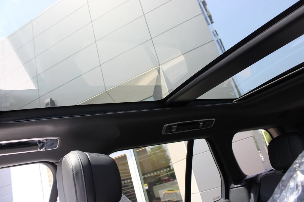 New 2026 Land Rover Range Rover SE AWD/4WD image 12