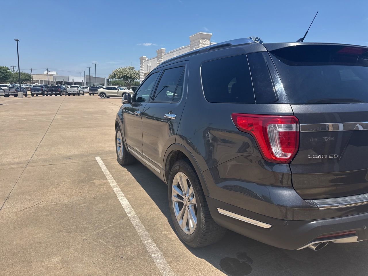 Used 2019 Ford Explorer Limited w/ Ford Safe & Smart Package AWD/4WD image 7