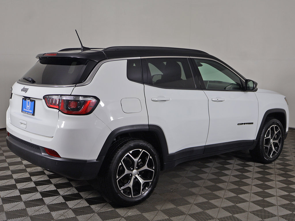 Used 2024 Jeep Compass Limited AWD/4WD image 9