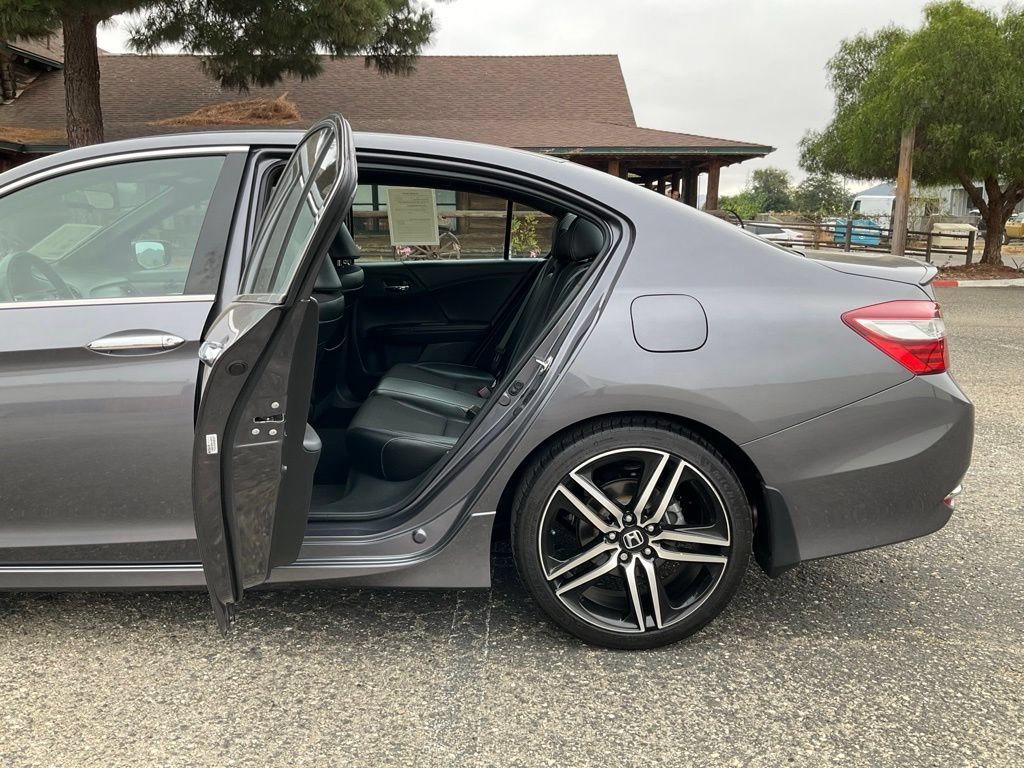 Used 2016 Honda Accord Sport image 20