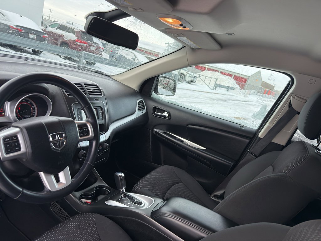 Used 2018 Dodge Journey SE w/ Connectivity Group image 24