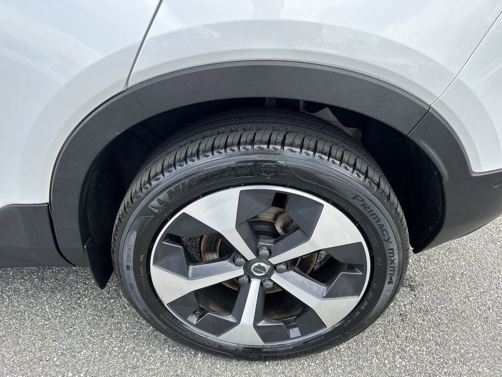 Certified 2023 Volvo XC40 B5 Plus w/ Driver Assist Package image 11
